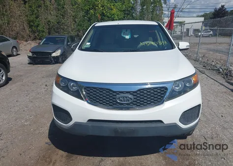 2013 Kia Sorento Lx z USA, uszkodzony, nr VIN 5XYKTCA61DG322344